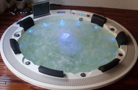 Гидромассажный бассейн Sunrans SR831 Гидромассажный бассейн Sunrans SR831