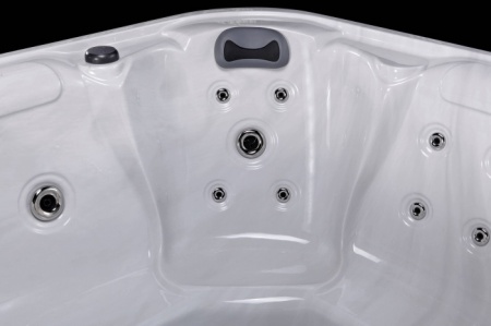 Гидромассажный спа-бассейн Sunrans SR801B Гидромассажный спа-бассейн Sunrans SR801B