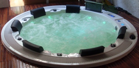 Гидромассажный бассейн Sunrans SR831 Гидромассажный бассейн Sunrans SR831